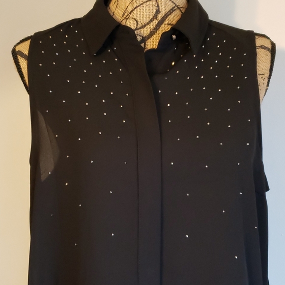 Candie's Sleeveless Blouse - Picture 2 of 12